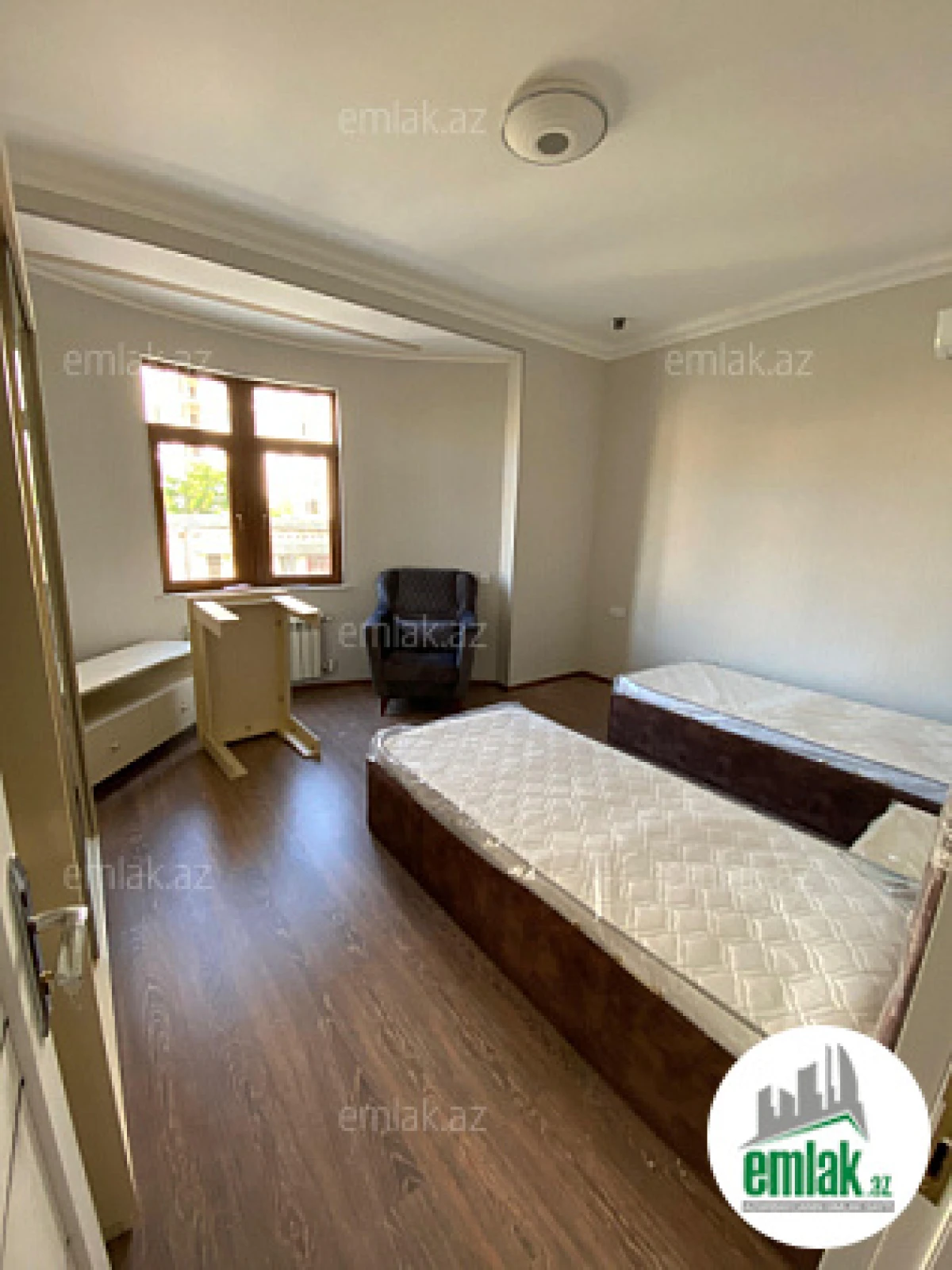 Satılır 5 otaqlı obyekt 500 m²