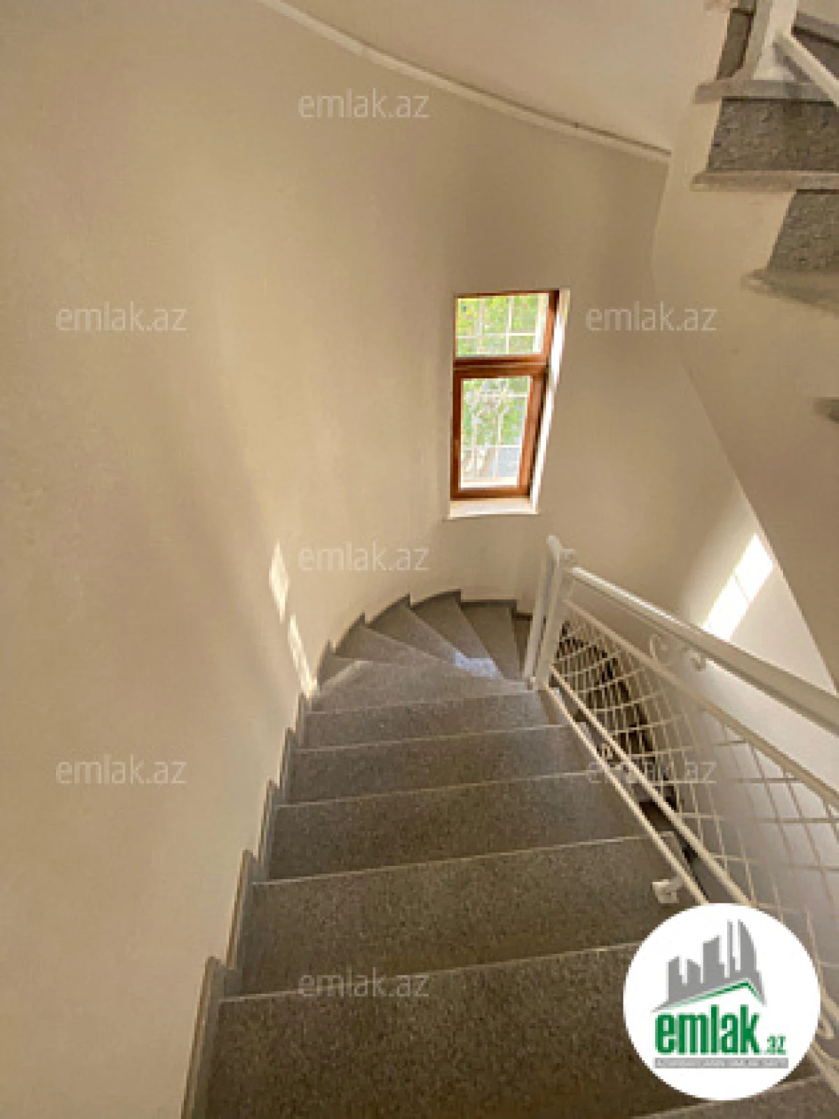 Satılır 5 otaqlı obyekt 500 m²