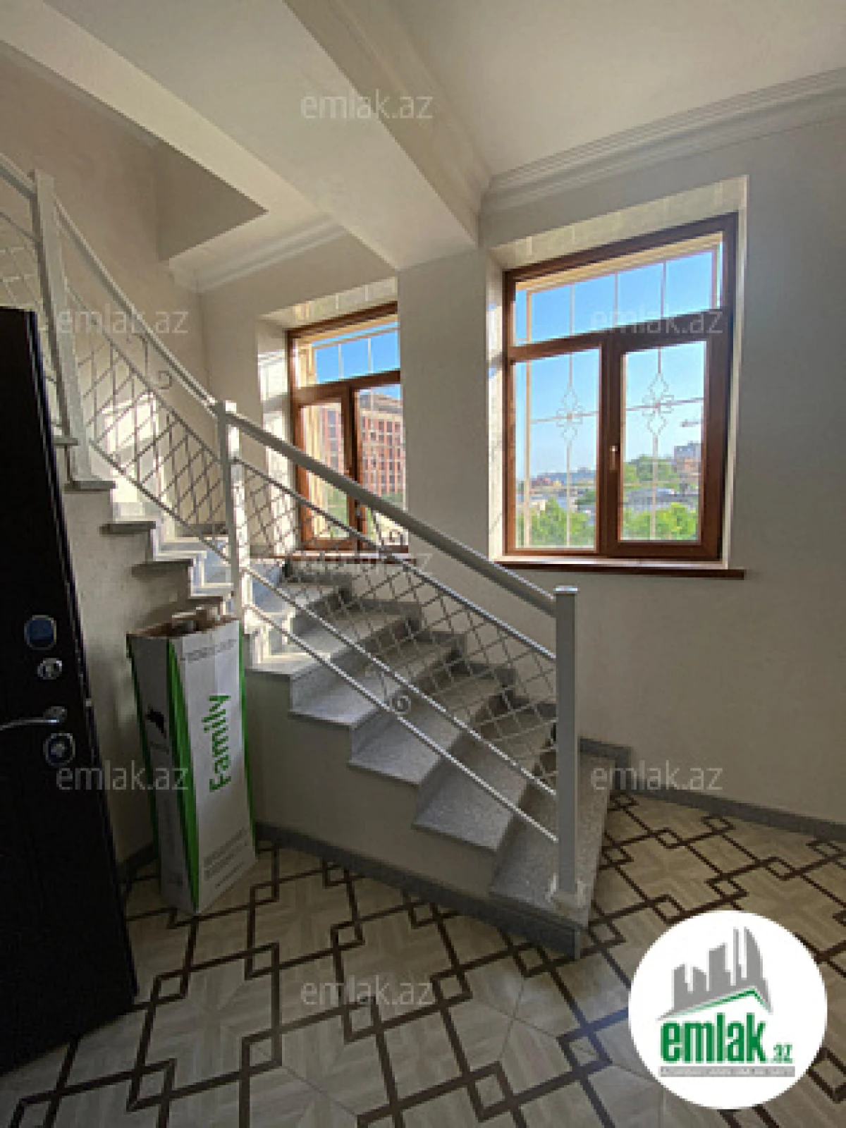 Satılır 5 otaqlı obyekt 500 m²