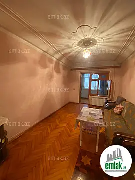 Satılır 2 otaqlı köhnə tikili 55 m²