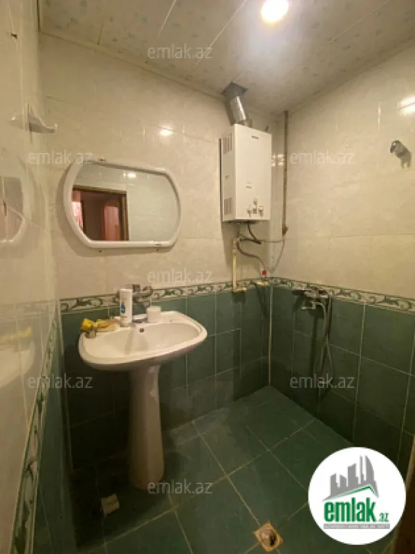 Satılır 2 otaqlı köhnə tikili 55 m²