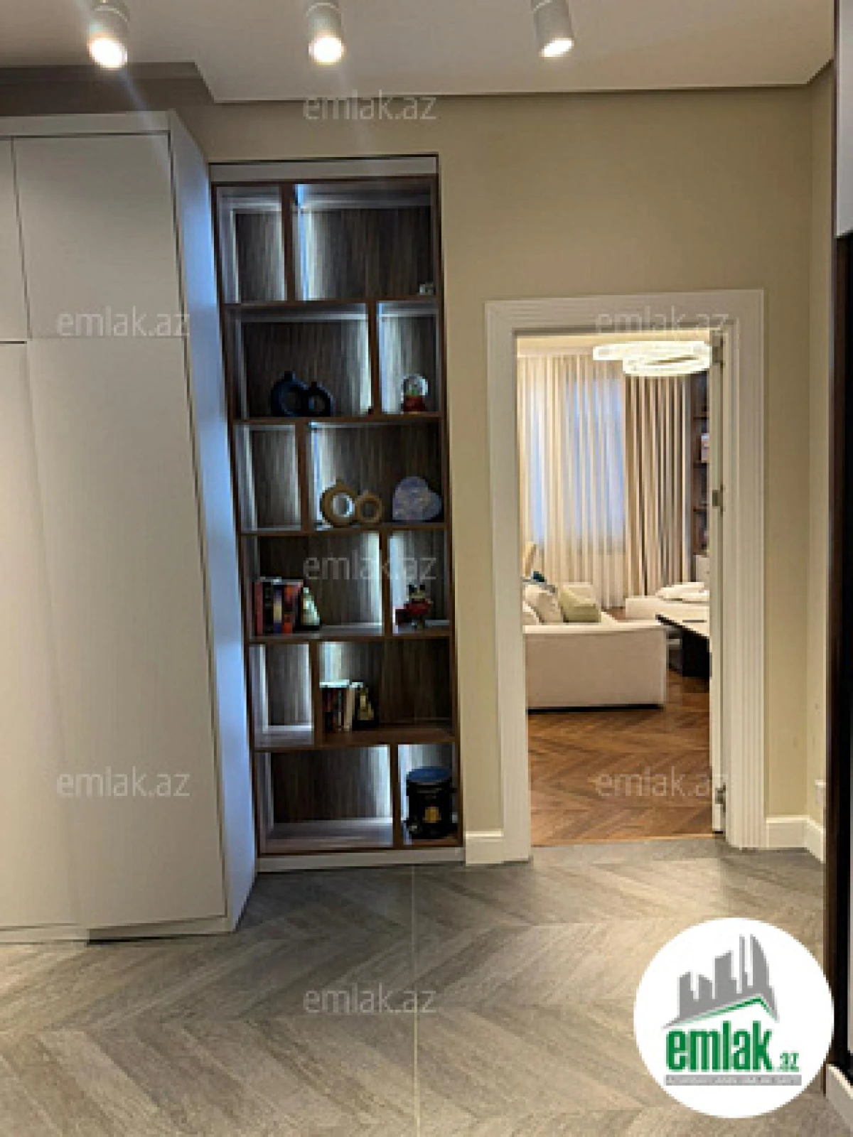 Satılır 2 otaqlı yeni tikili 88 m²