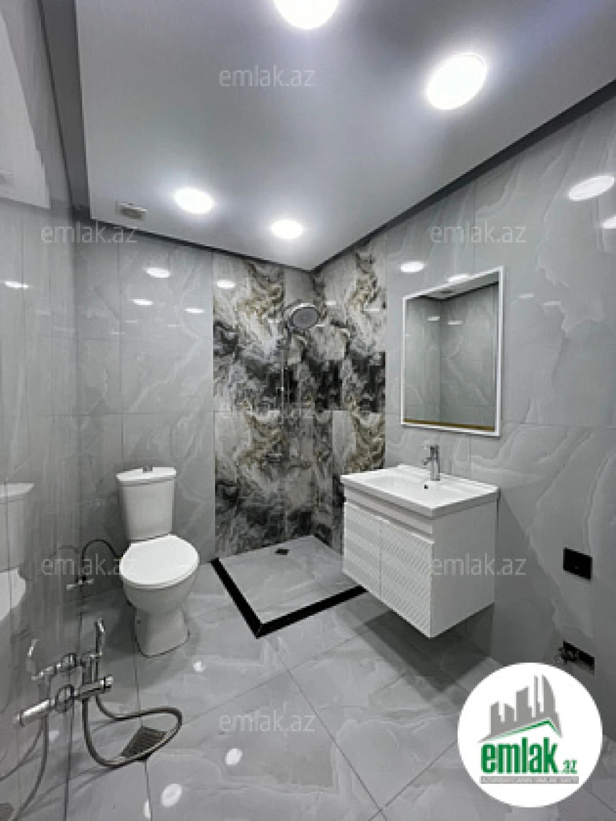 Satılır 3 otaqlı yeni tikili 80 m²