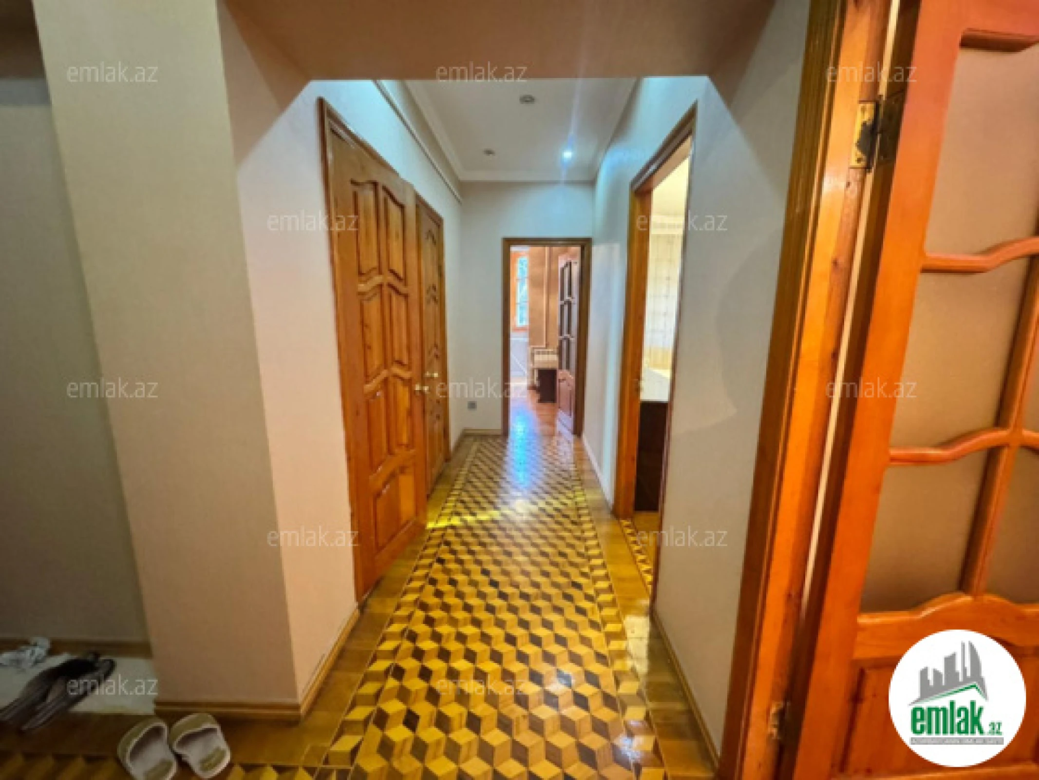 Satılır 3 otaqlı köhnə tikili 90 m²