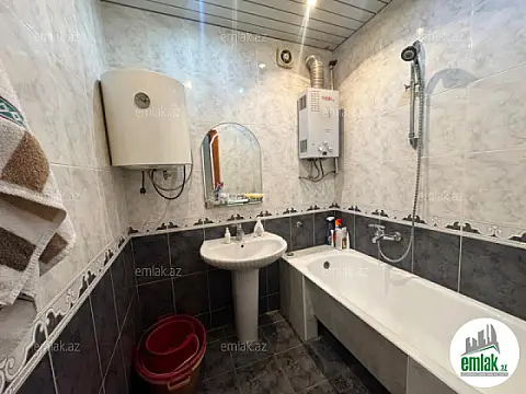 Satılır 3 otaqlı köhnə tikili 90 m²