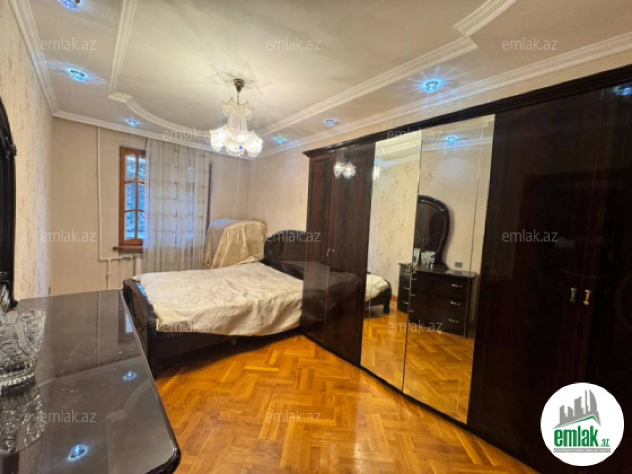 Satılır 3 otaqlı köhnə tikili 90 m²