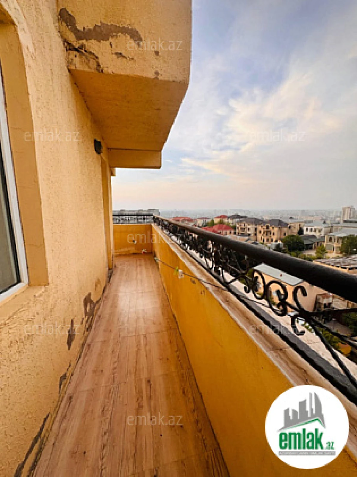 Satılır 4 otaqlı yeni tikili 140 m²