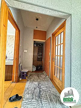 Satılır 2 otaqlı köhnə tikili 65 m²