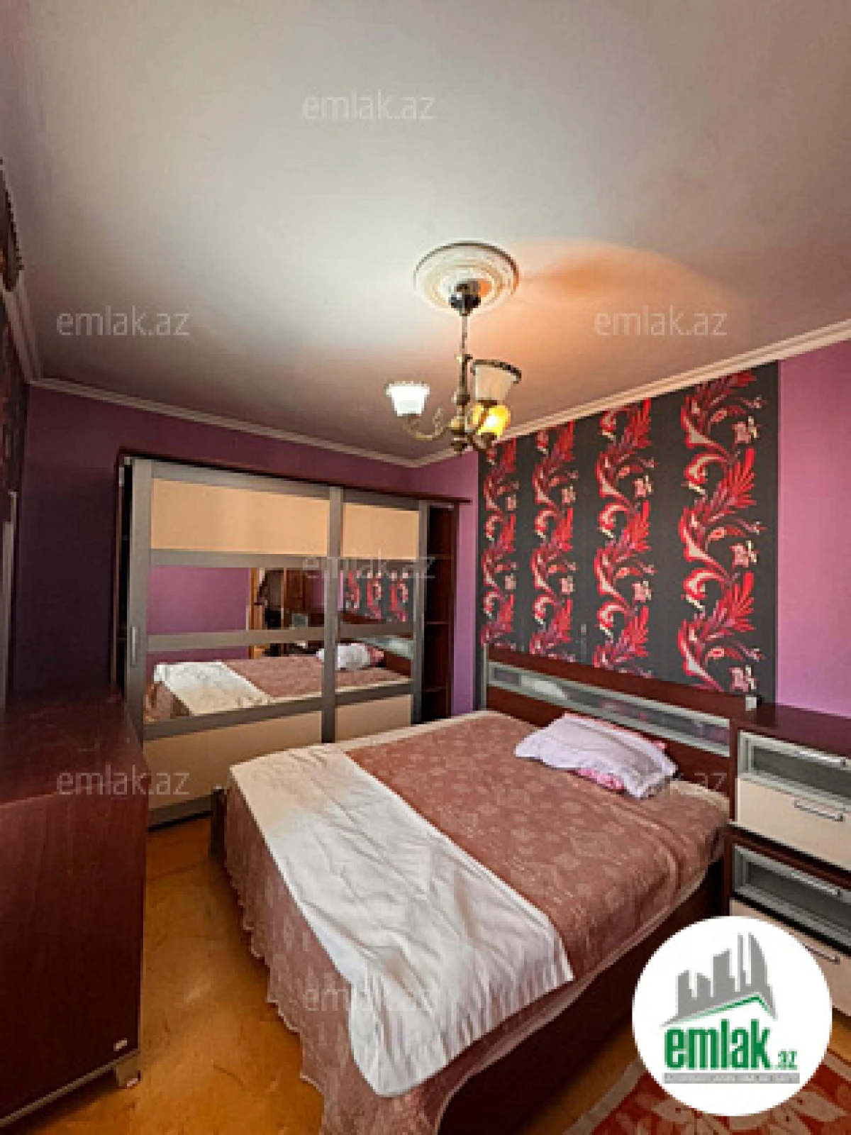 Satılır 2 otaqlı köhnə tikili 65 m²