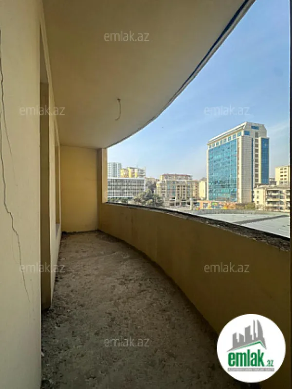 Satılır 4 otaqlı yeni tikili 220 m²