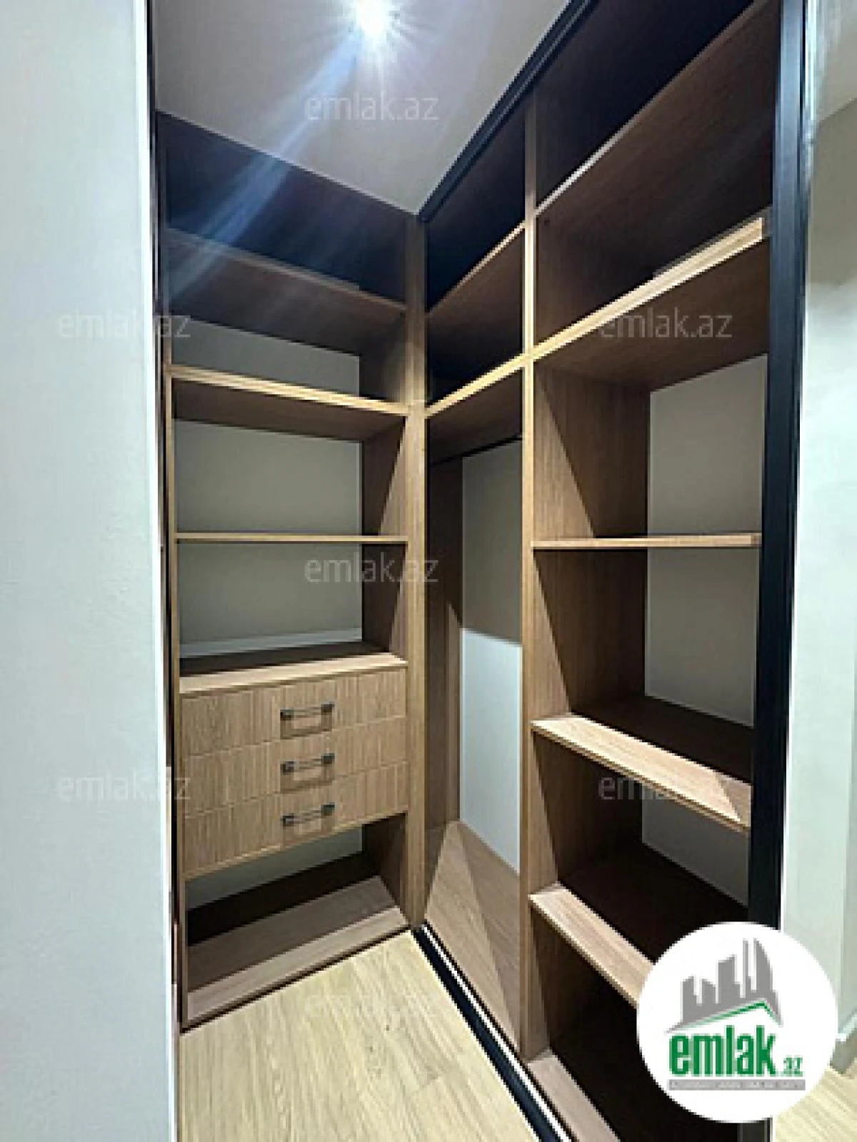 Satılır 3 otaqlı yeni tikili 140 m²