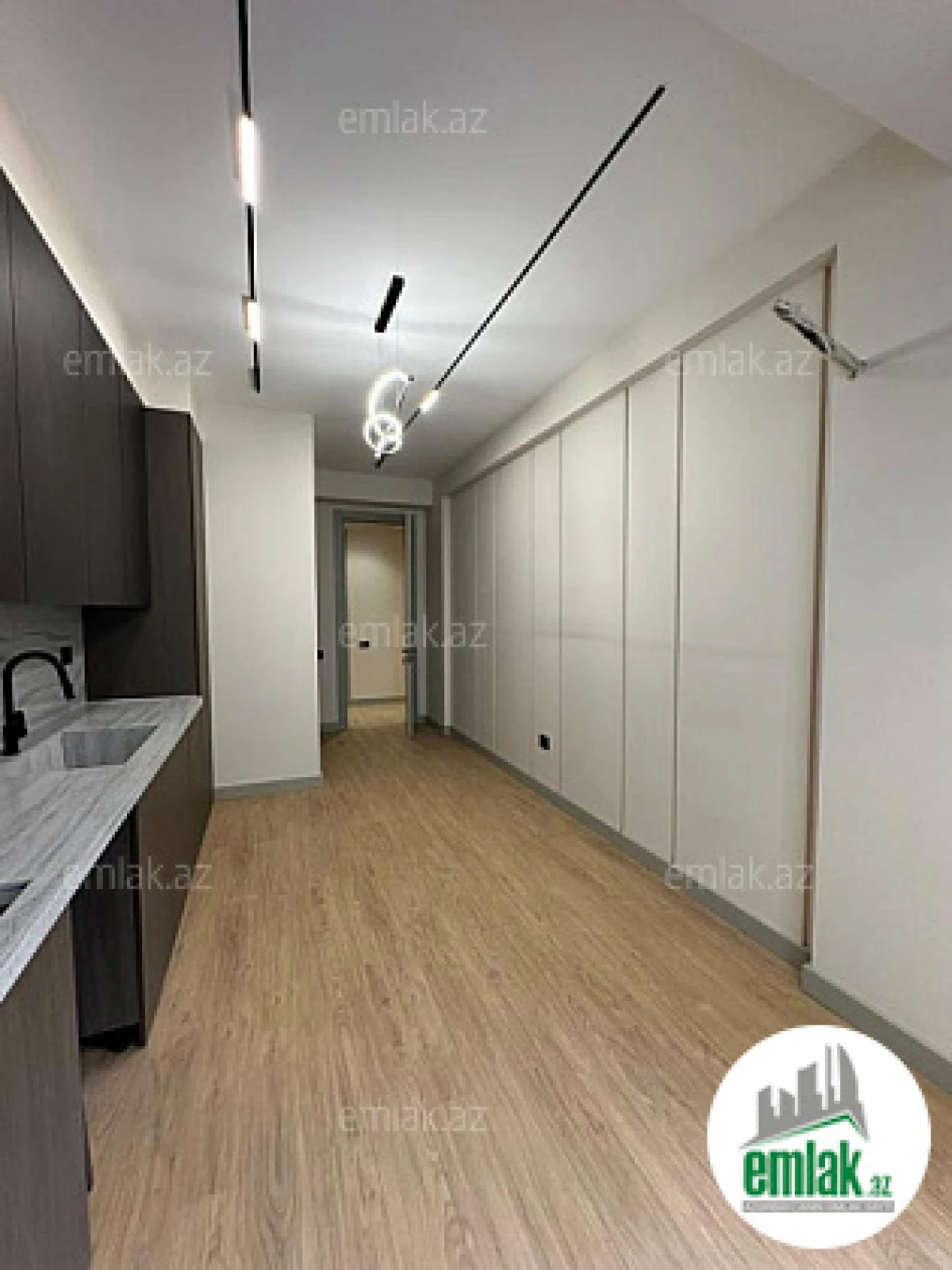 Satılır 3 otaqlı yeni tikili 140 m²