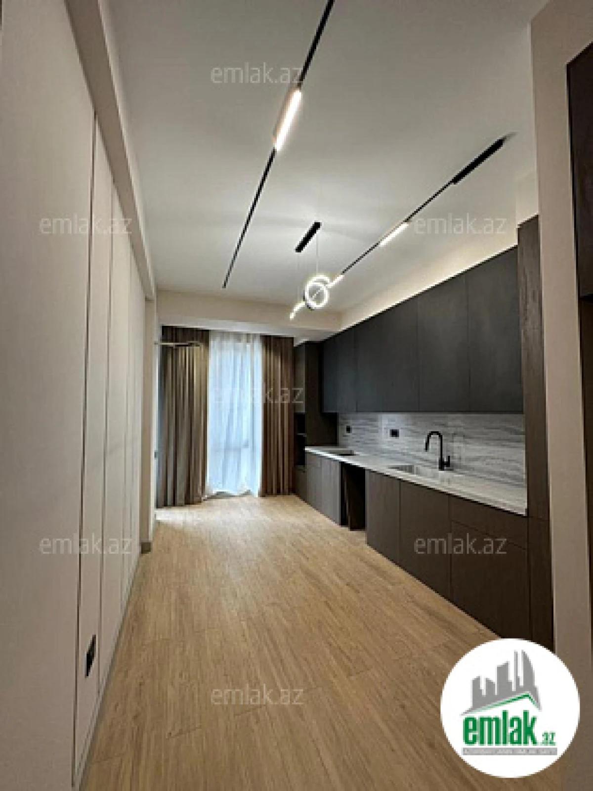 Satılır 3 otaqlı yeni tikili 140 m²