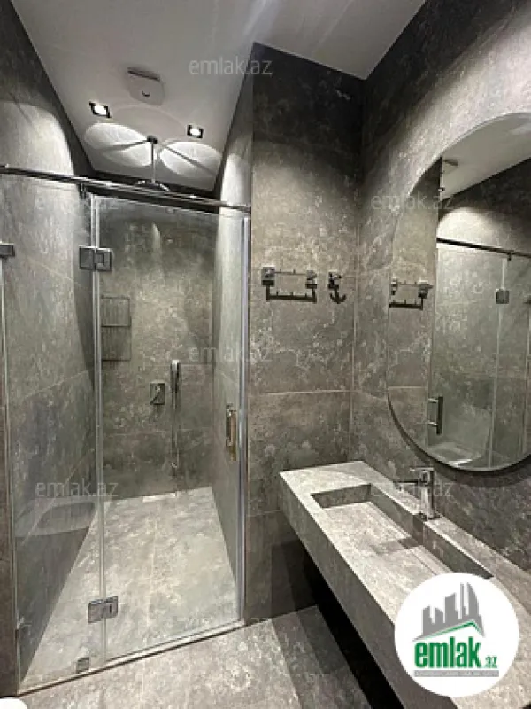 Satılır 3 otaqlı yeni tikili 140 m²