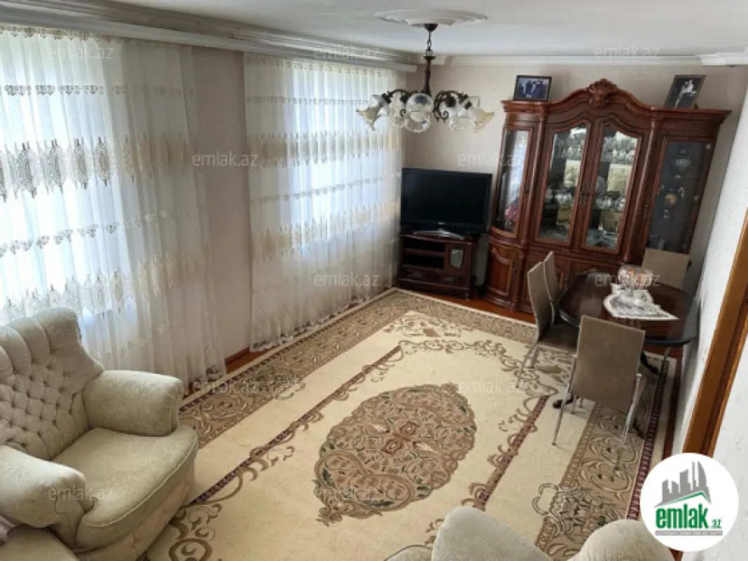 Satılır 5 otaqlı köhnə tikili 110 m²