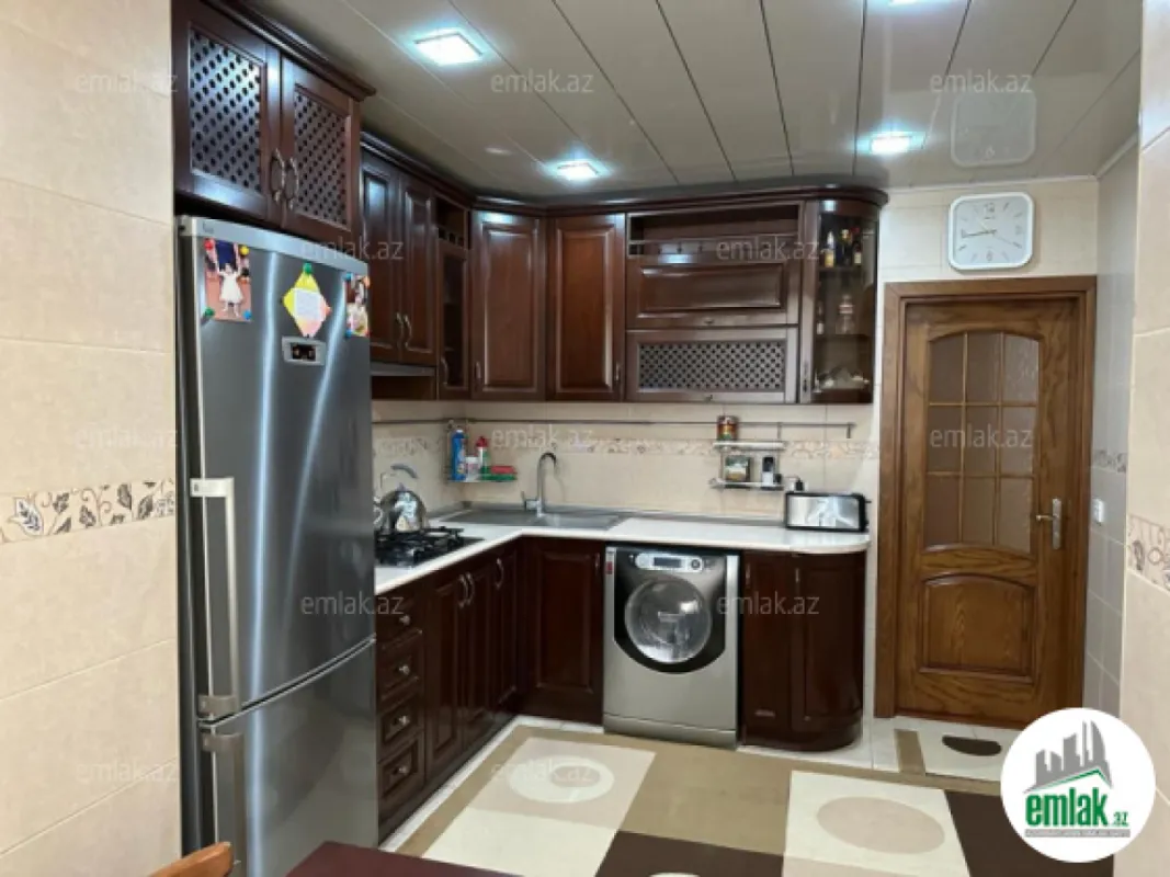 Satılır 5 otaqlı köhnə tikili 110 m²