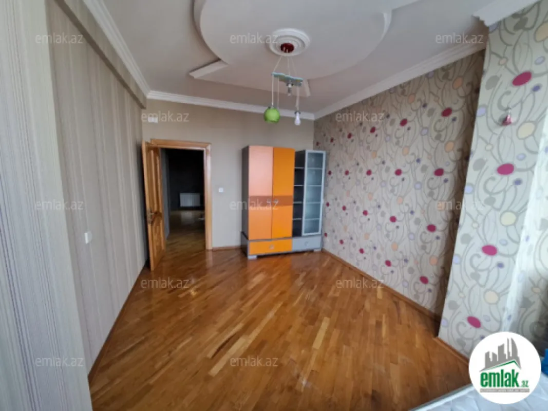 Satılır 3 otaqlı yeni tikili 140 m²