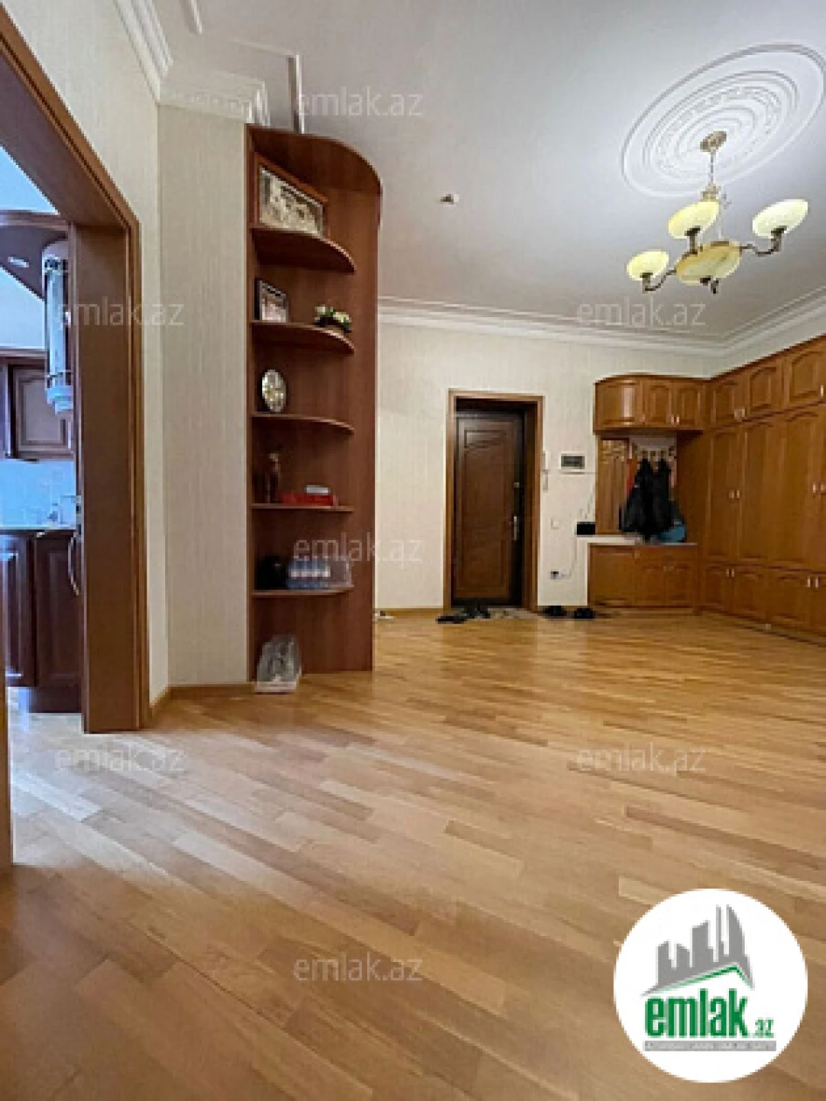 Satılır 3 otaqlı yeni tikili 145 m²