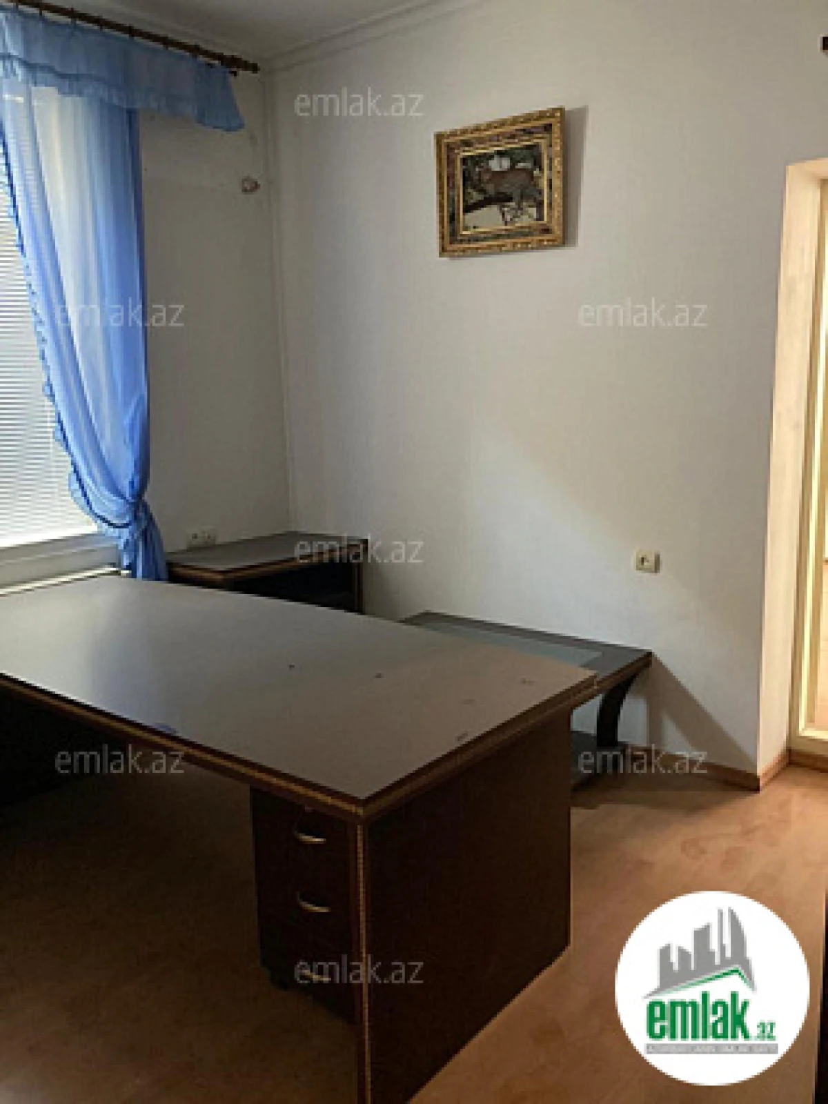 Satılır 8 otaqlı mənzil 285 m²