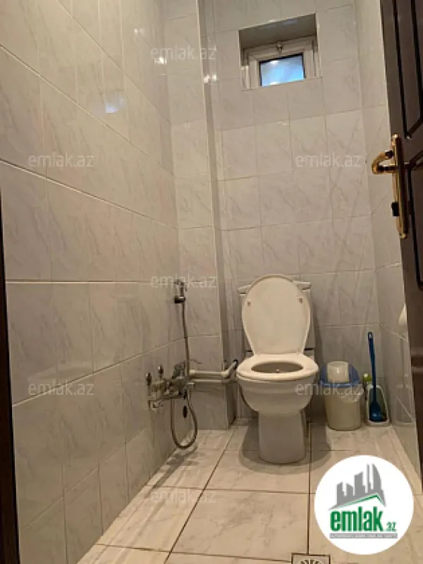 Satılır 8 otaqlı mənzil 285 m²