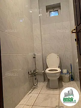 Satılır 8 otaqlı mənzil 285 m²