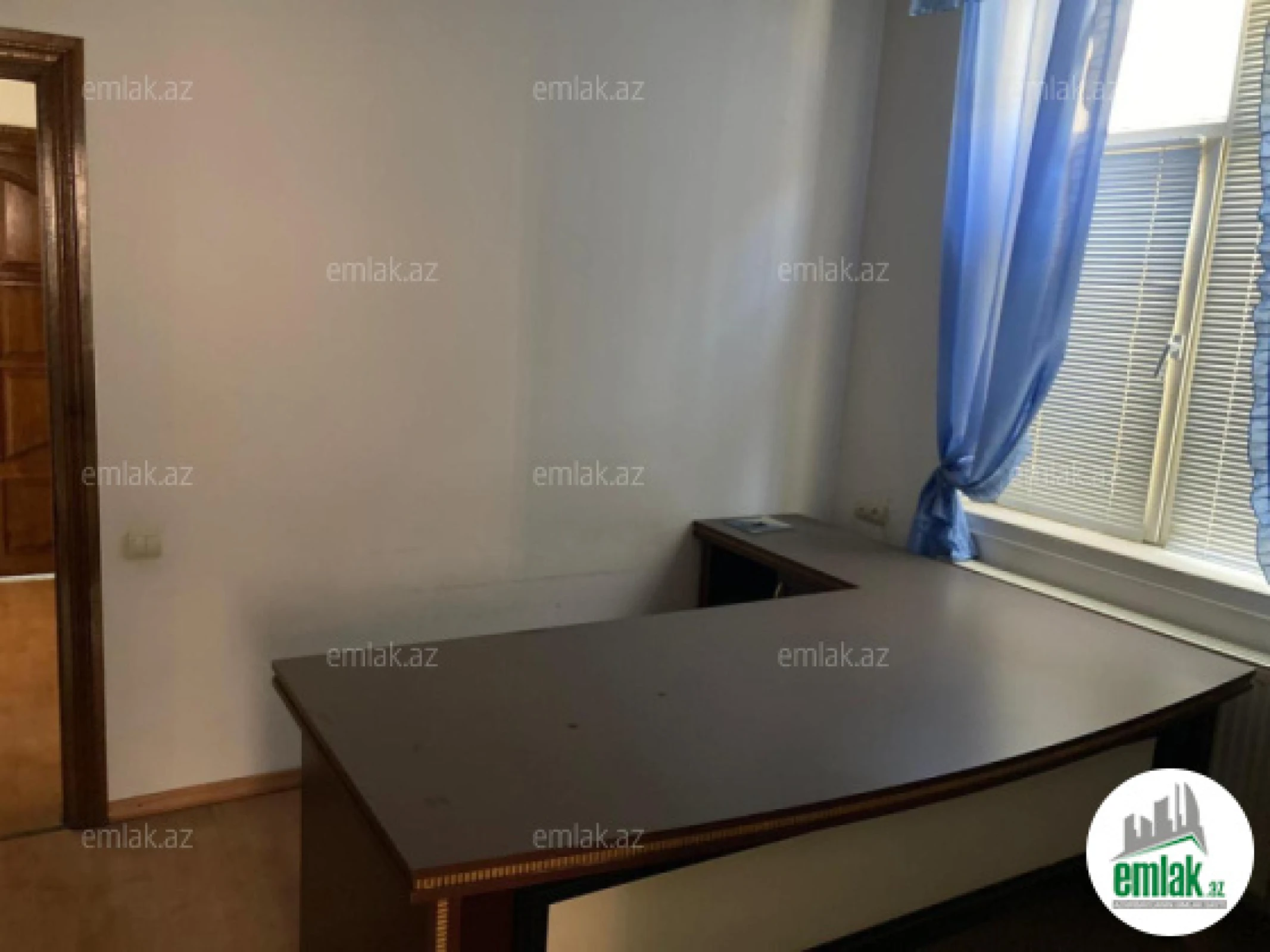 Satılır 8 otaqlı mənzil 285 m²