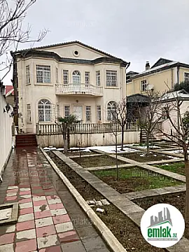 Satılır 8 otaqlı mənzil 285 m²