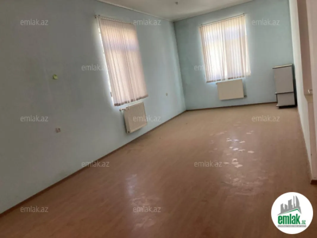 Satılır 8 otaqlı mənzil 285 m²