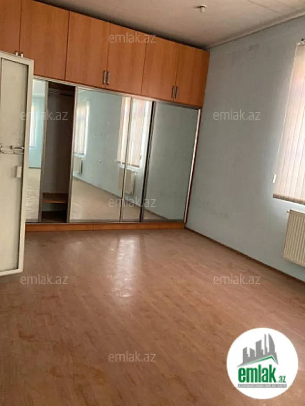 Satılır 8 otaqlı mənzil 285 m²