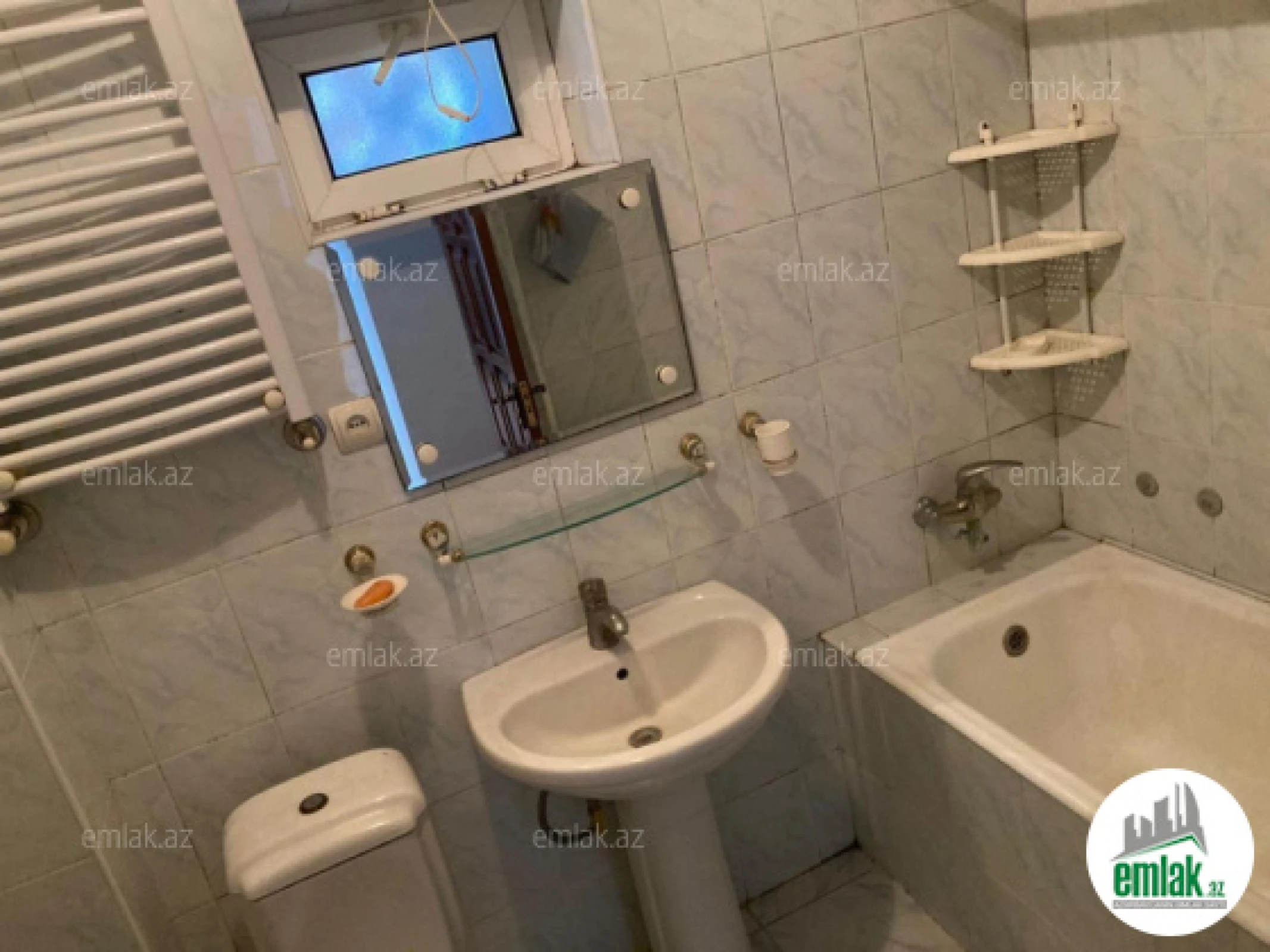 Satılır 8 otaqlı mənzil 285 m²
