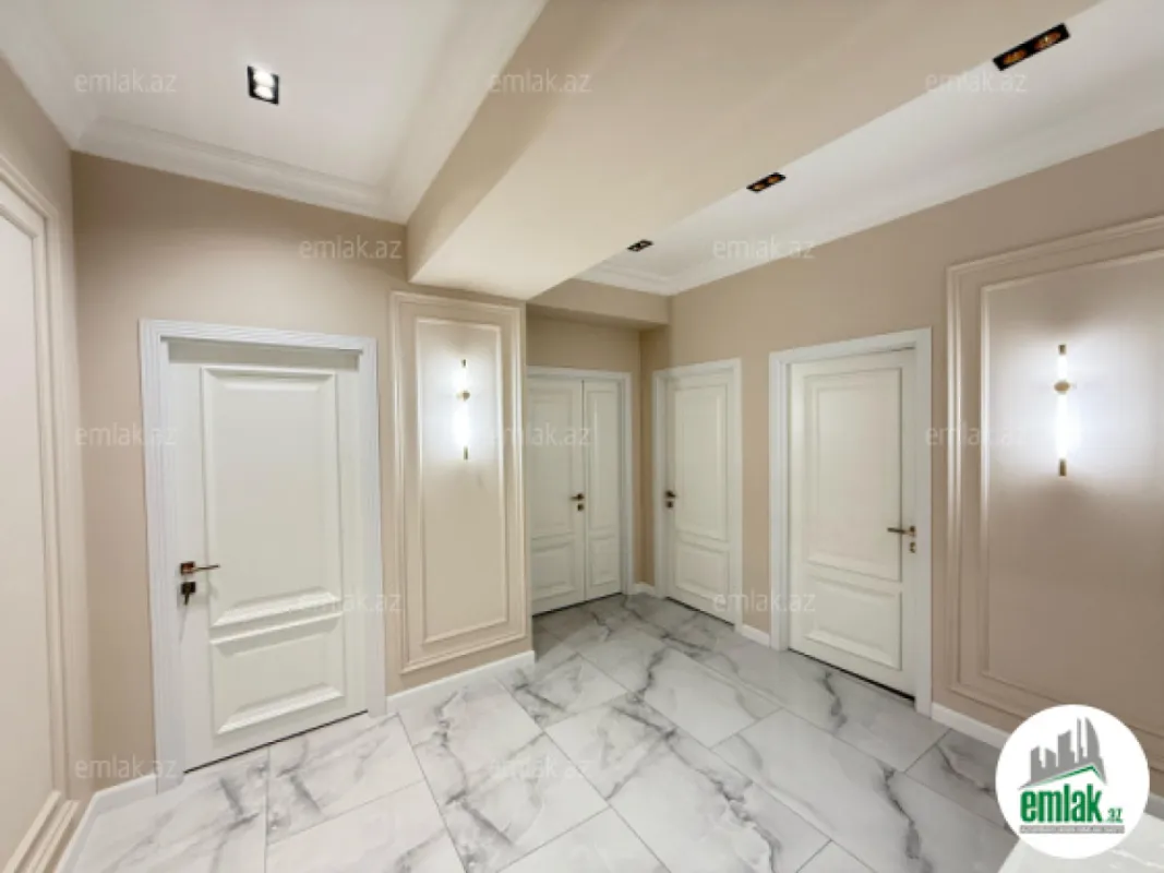 Satılır 3 otaqlı yeni tikili 136 m²