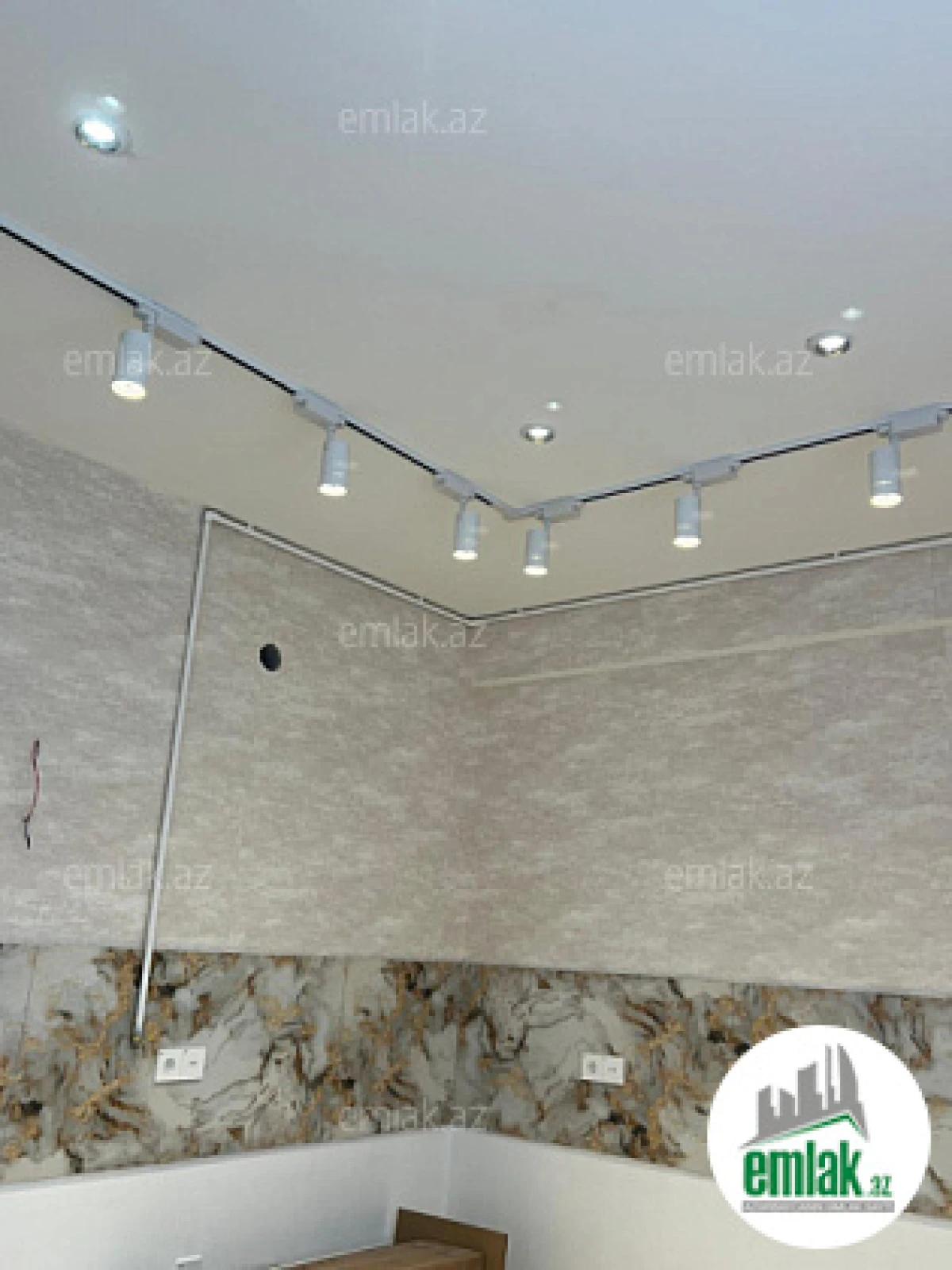 Satılır 3 otaqlı yeni tikili 102 m²