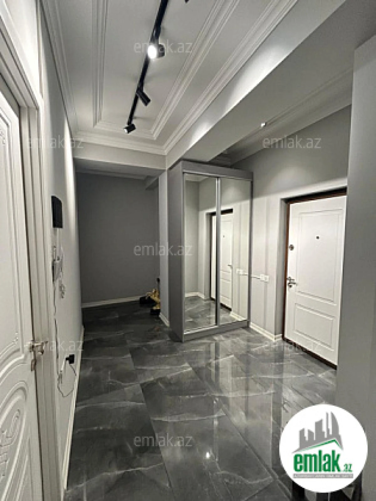 Satılır 3 otaqlı yeni tikili 105 m²