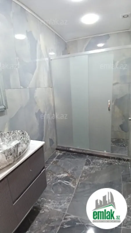 Satılır 4 otaqlı yeni tikili 178 m²