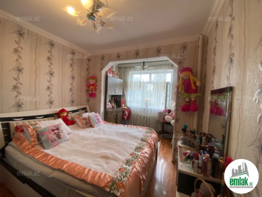 Satılır 3 otaqlı köhnə tikili 80 m²