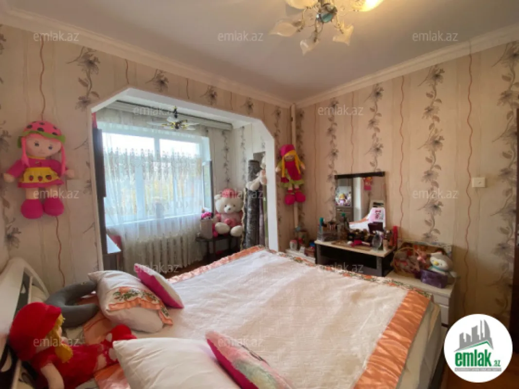 Satılır 3 otaqlı köhnə tikili 80 m²