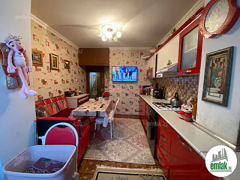 Satılır 3 otaqlı köhnə tikili 80 m²