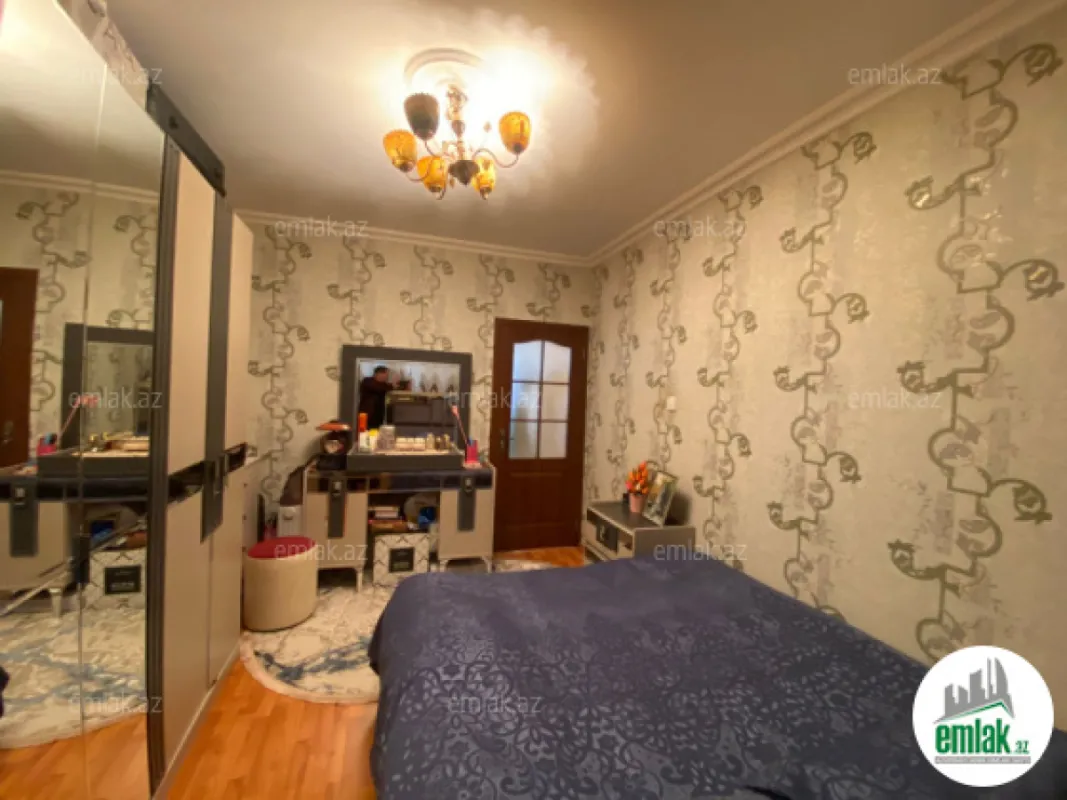 Satılır 3 otaqlı köhnə tikili 80 m²