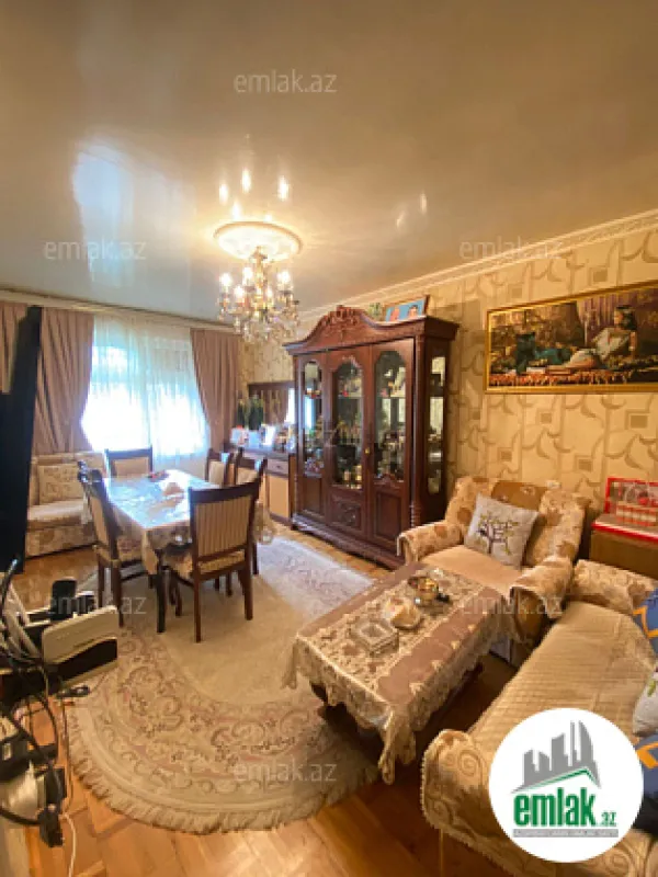 Satılır 3 otaqlı köhnə tikili 80 m²