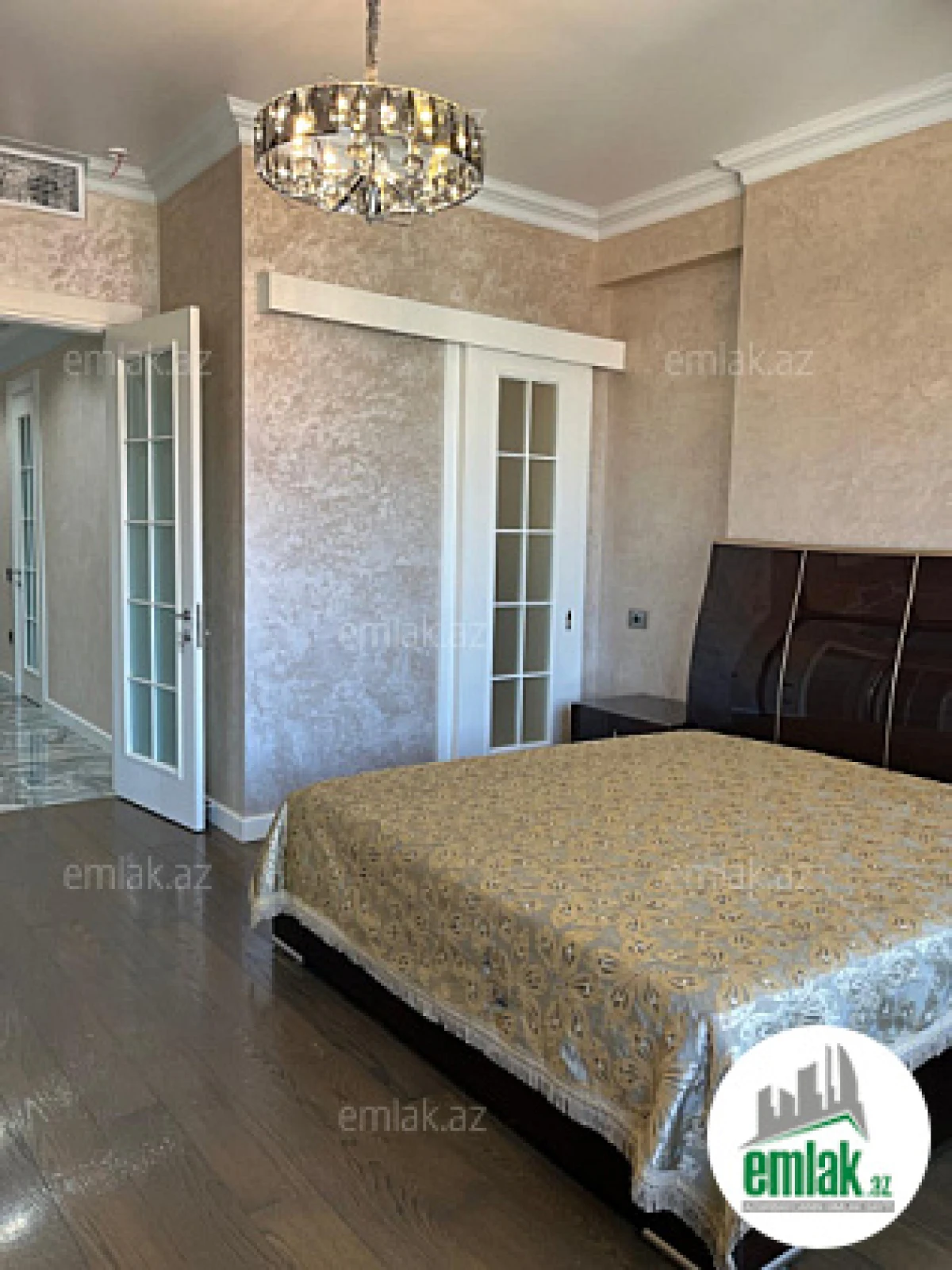 Satılır 3 otaqlı yeni tikili 150 m²