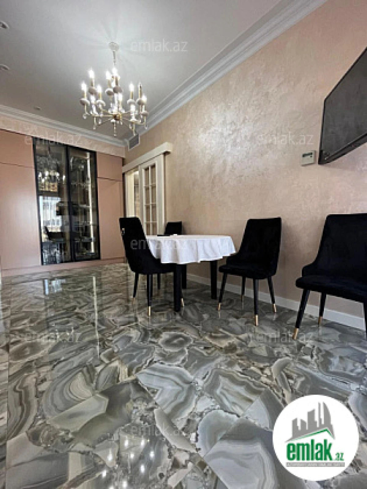 Satılır 3 otaqlı yeni tikili 150 m²