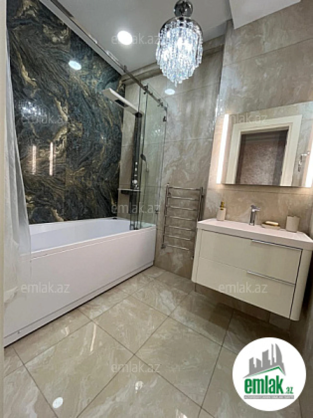 Satılır 3 otaqlı yeni tikili 150 m²