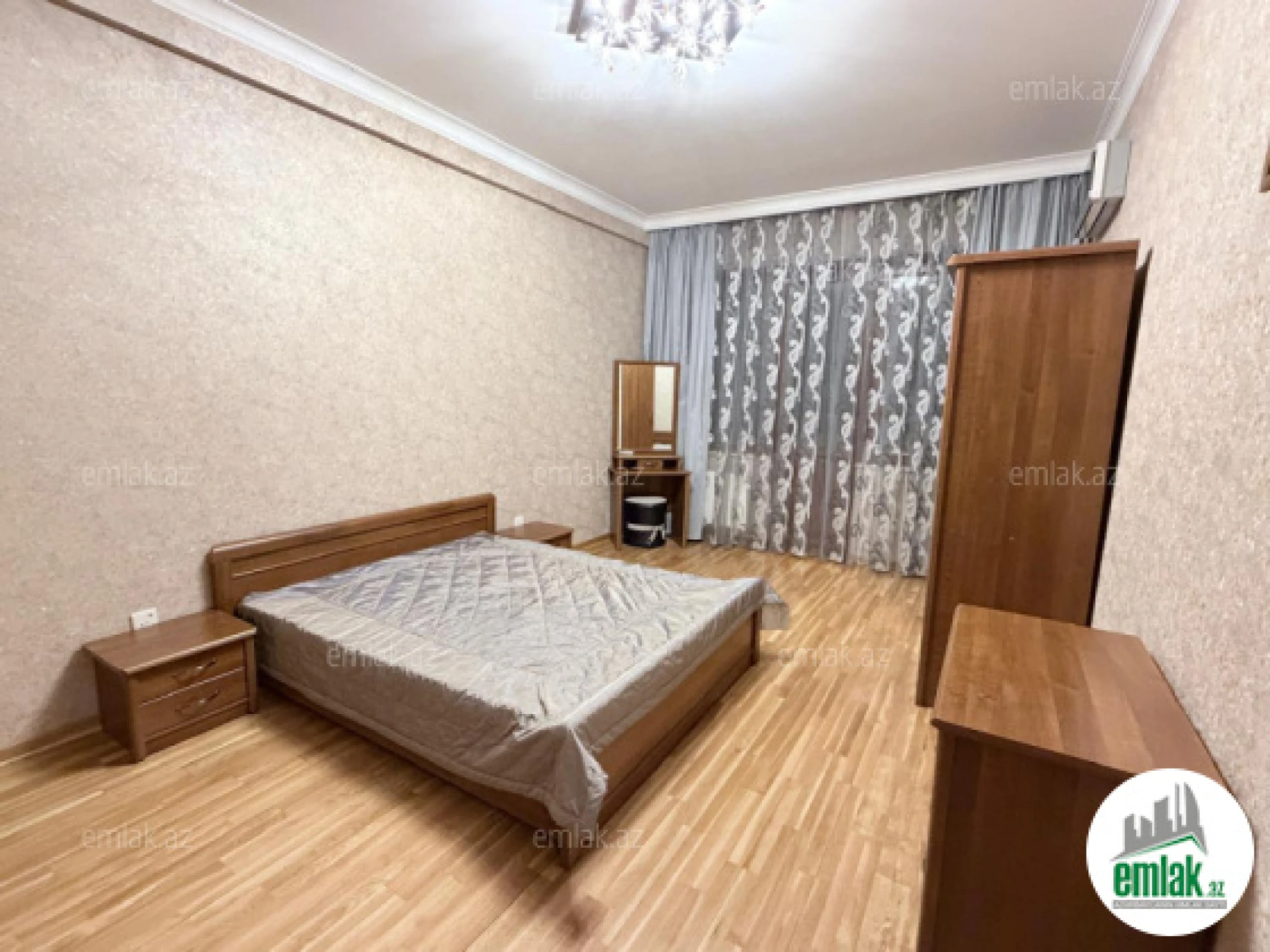 Satılır 3 otaqlı yeni tikili 135 m²