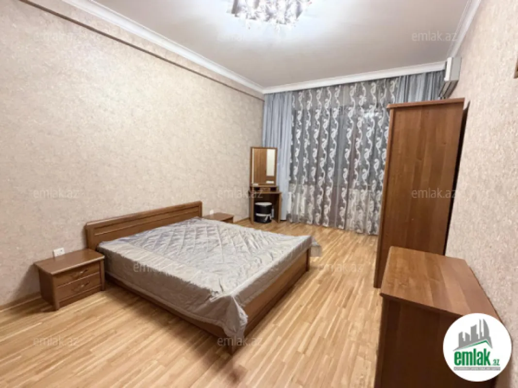 Satılır 3 otaqlı yeni tikili 135 m²