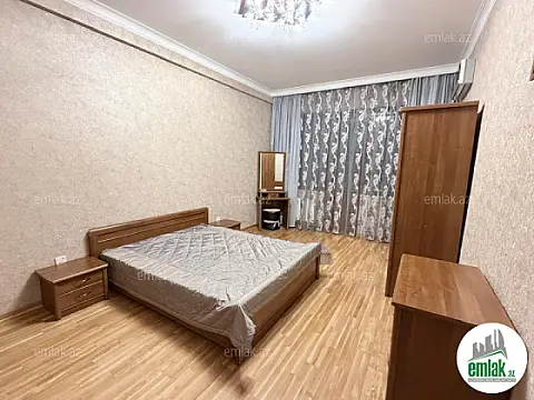 Satılır 3 otaqlı yeni tikili 135 m²