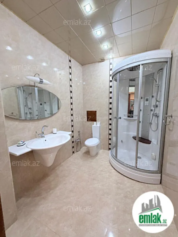 Satılır 3 otaqlı yeni tikili 135 m²