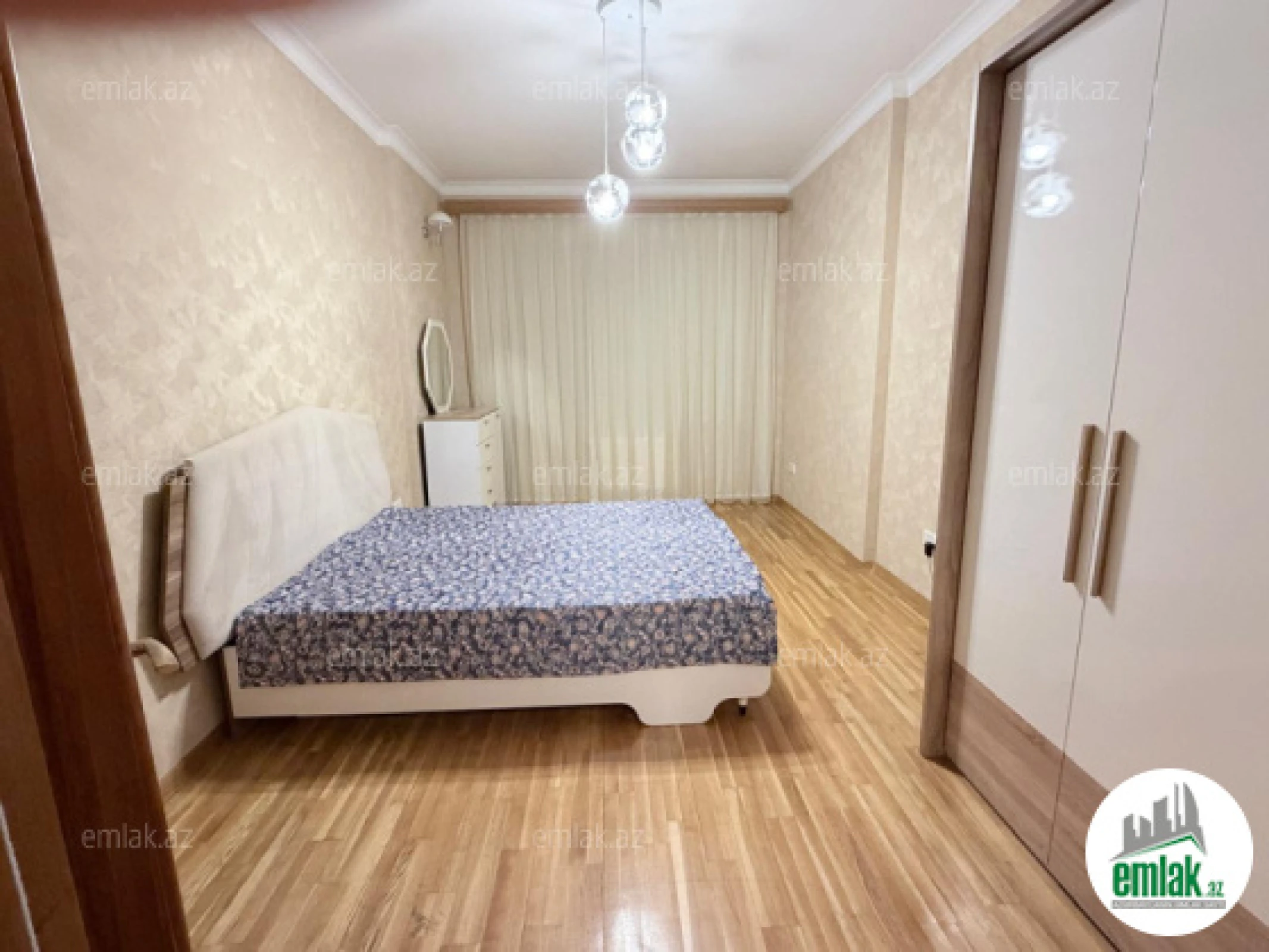 Satılır 3 otaqlı yeni tikili 135 m²
