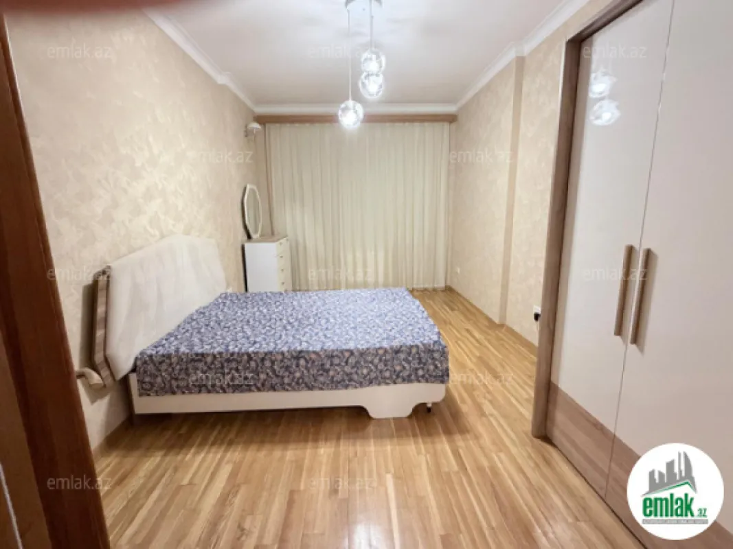 Satılır 3 otaqlı yeni tikili 135 m²