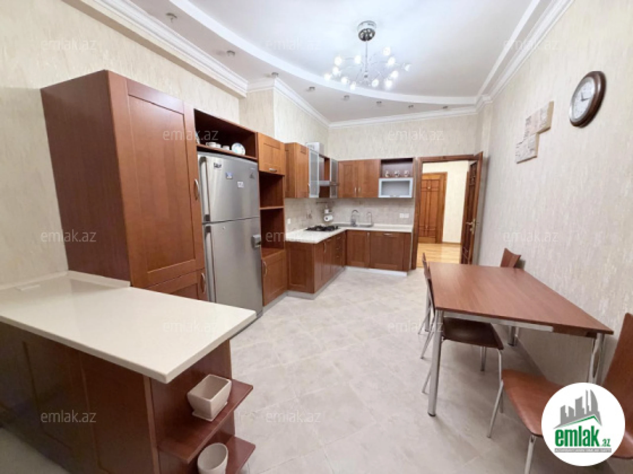 Satılır 3 otaqlı yeni tikili 135 m²