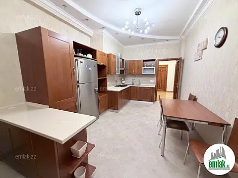 Satılır 3 otaqlı yeni tikili 135 m²